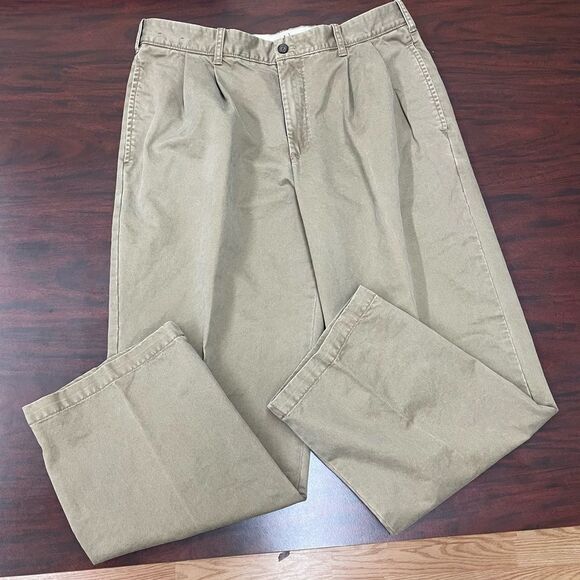 NWT Izod Classic Cut 36x30 Saltwater Wash Dusty Gravel Pants - Picture 1 of 5